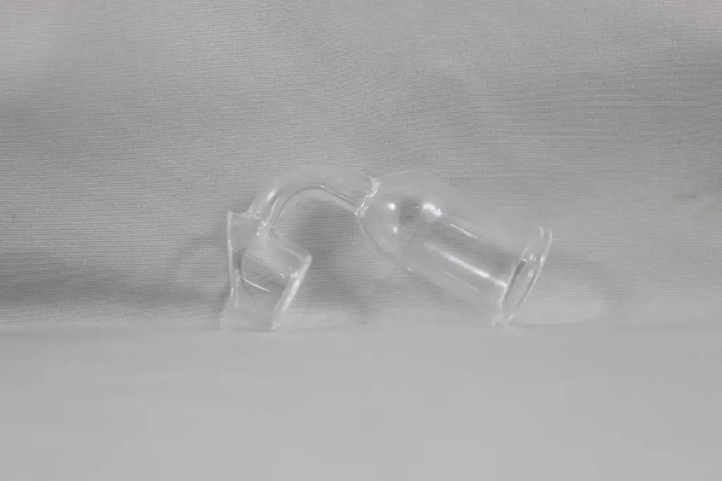 GEAR Small Cup Quartz Banger 19mm Female 90°